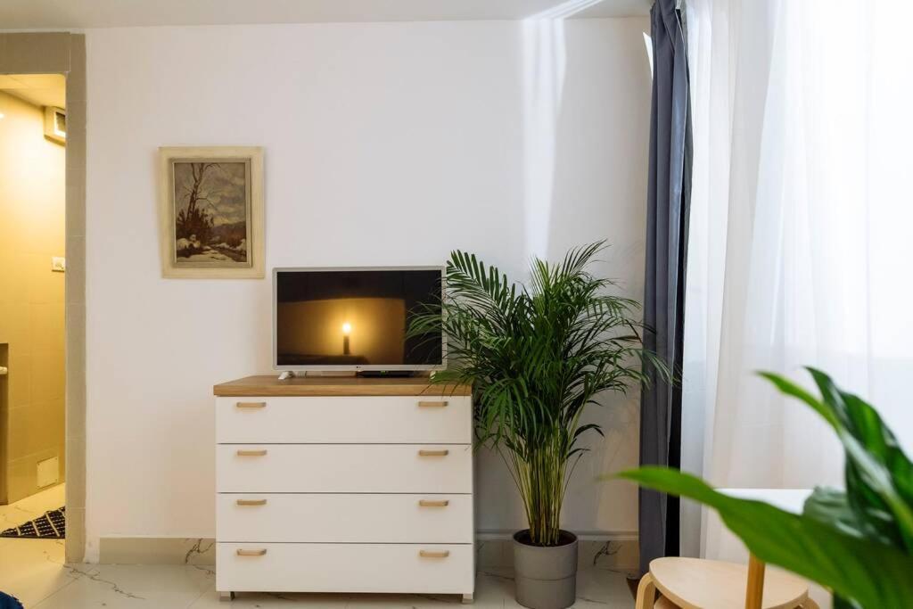 Studio With Private Terrace Next To Cismigiu Boekarest Buitenkant foto