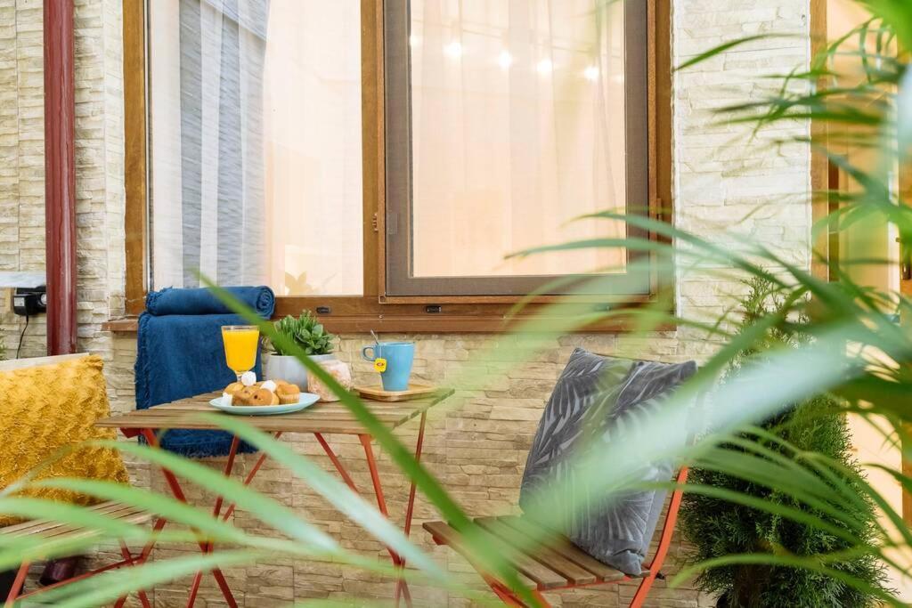 Studio With Private Terrace Next To Cismigiu Boekarest Buitenkant foto